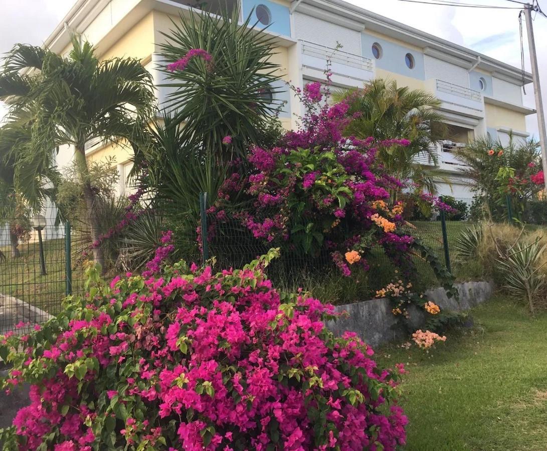 Ferienwohnung Les Hibiscus Sainte-Luce Exterior foto